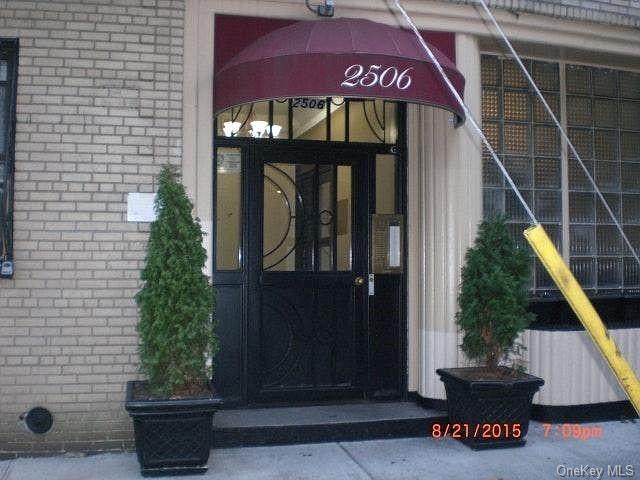 2506 Davidson Avenue - Photo 1