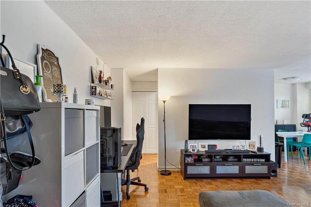 2550 Olinville Avenue - Photo 1