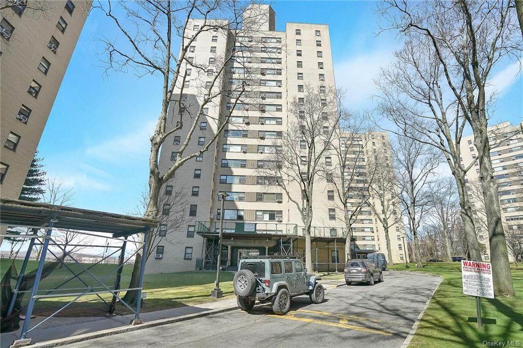 3 Fordham Hill Oval - Photo 1