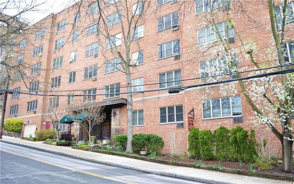 25 Franklin Avenue - Photo 1