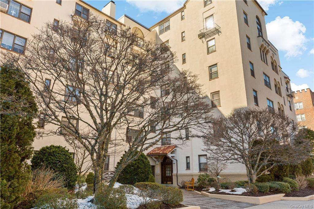 17 Chatsworth Avenue - Photo 1