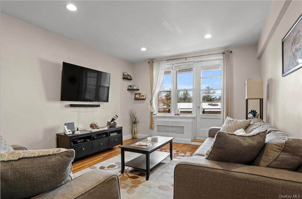 325 King Street - Photo 1