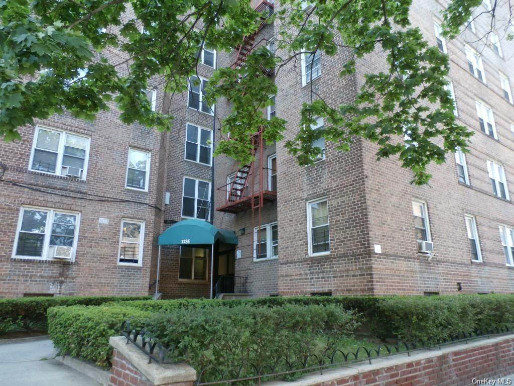 2235 Cruger Avenue - Photo 1