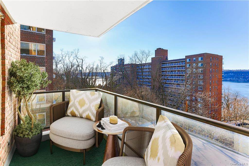 750 Kappock Street - Photo 1
