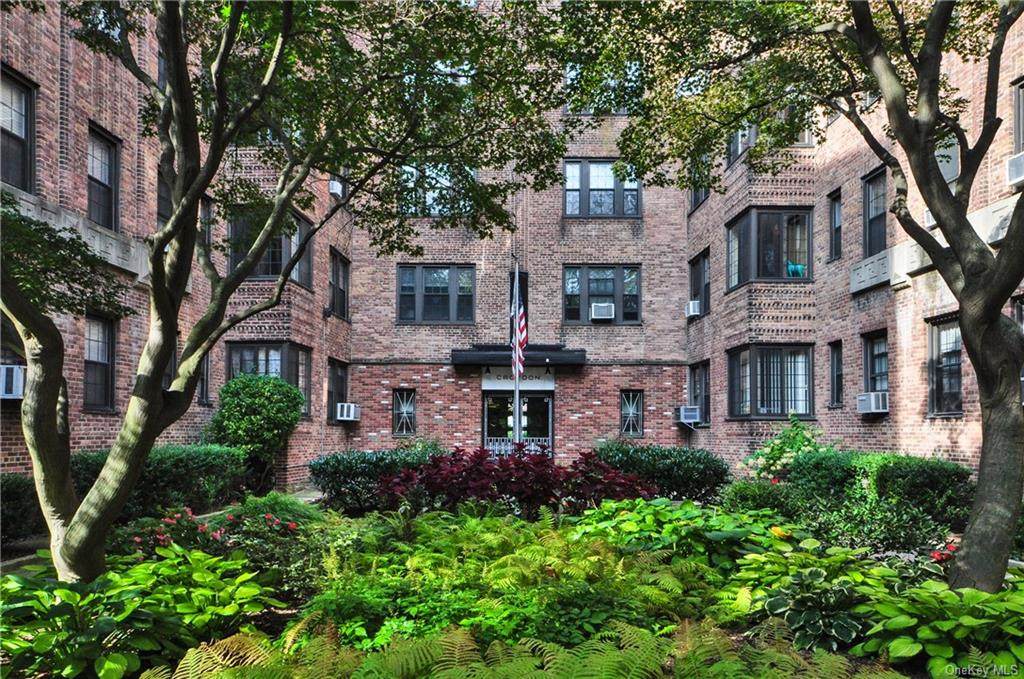 35 Parkview Avenue - Photo 1