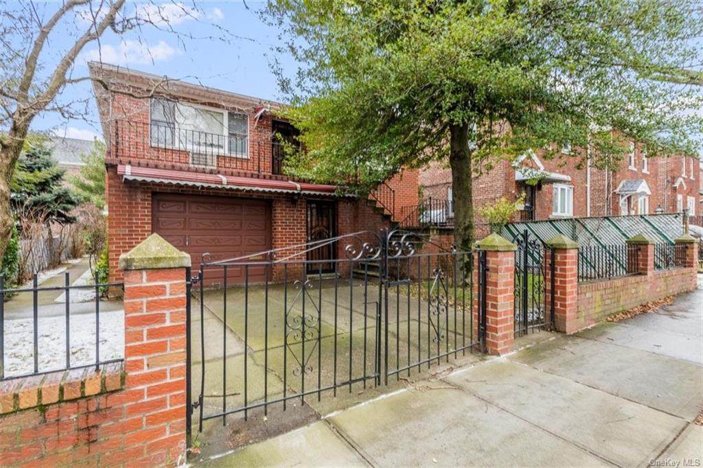 1907 Hering Avenue - Photo 1