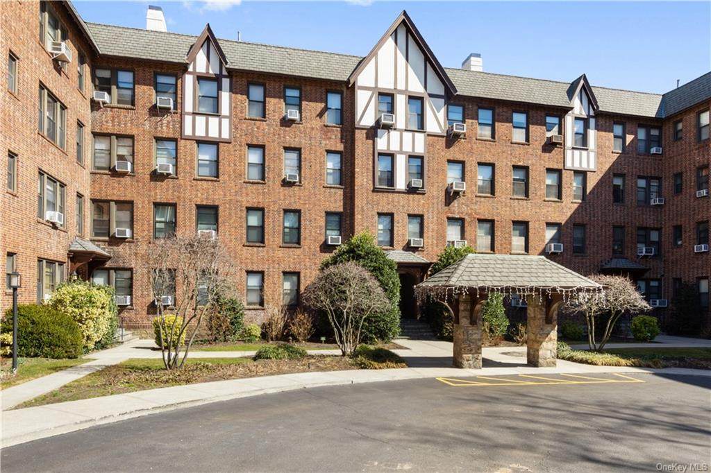 246 Bronxville Road - Photo 1