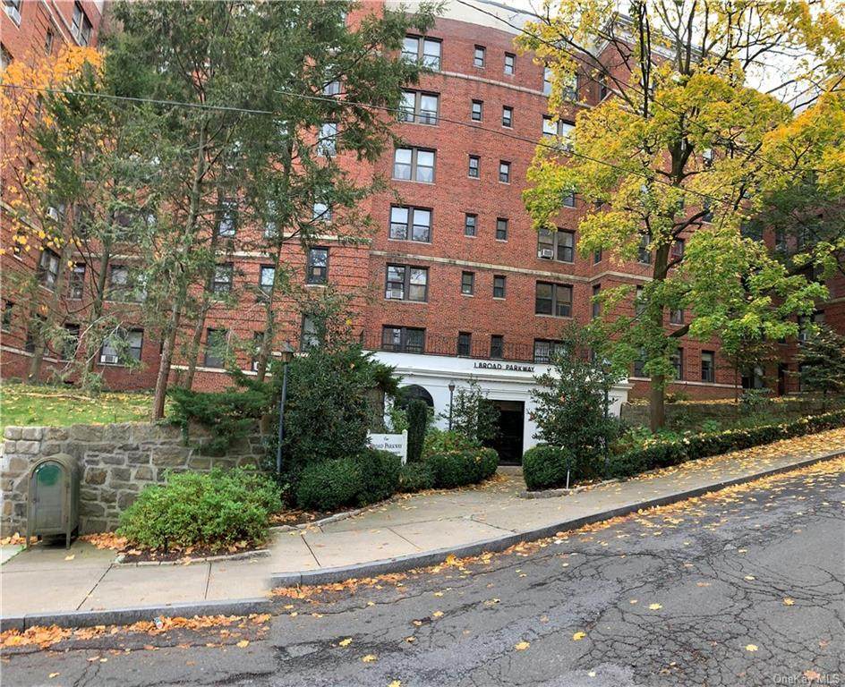 1 Broad Park Way - Photo 1