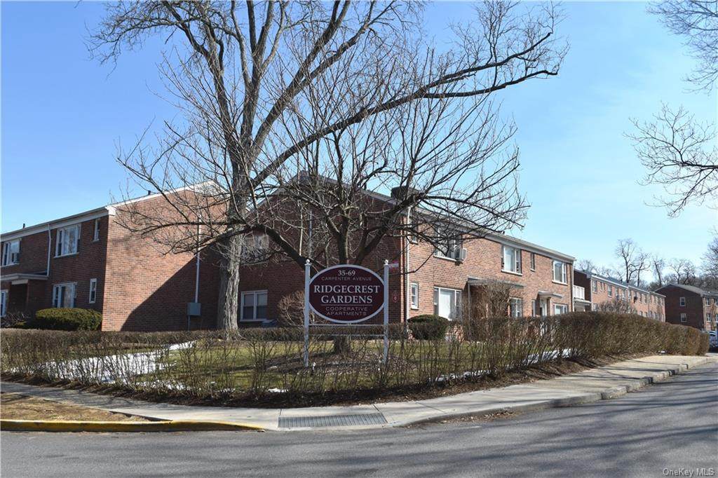 65 Carpenter Avenue - Photo 1