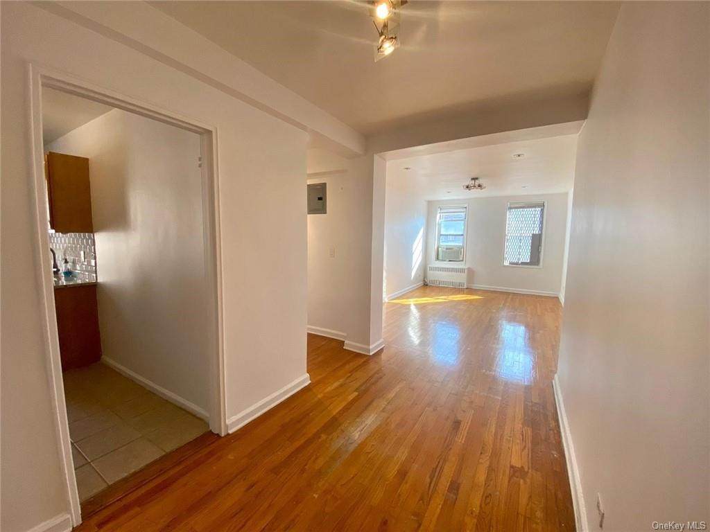 2105 Wallace Avenue - Photo 1