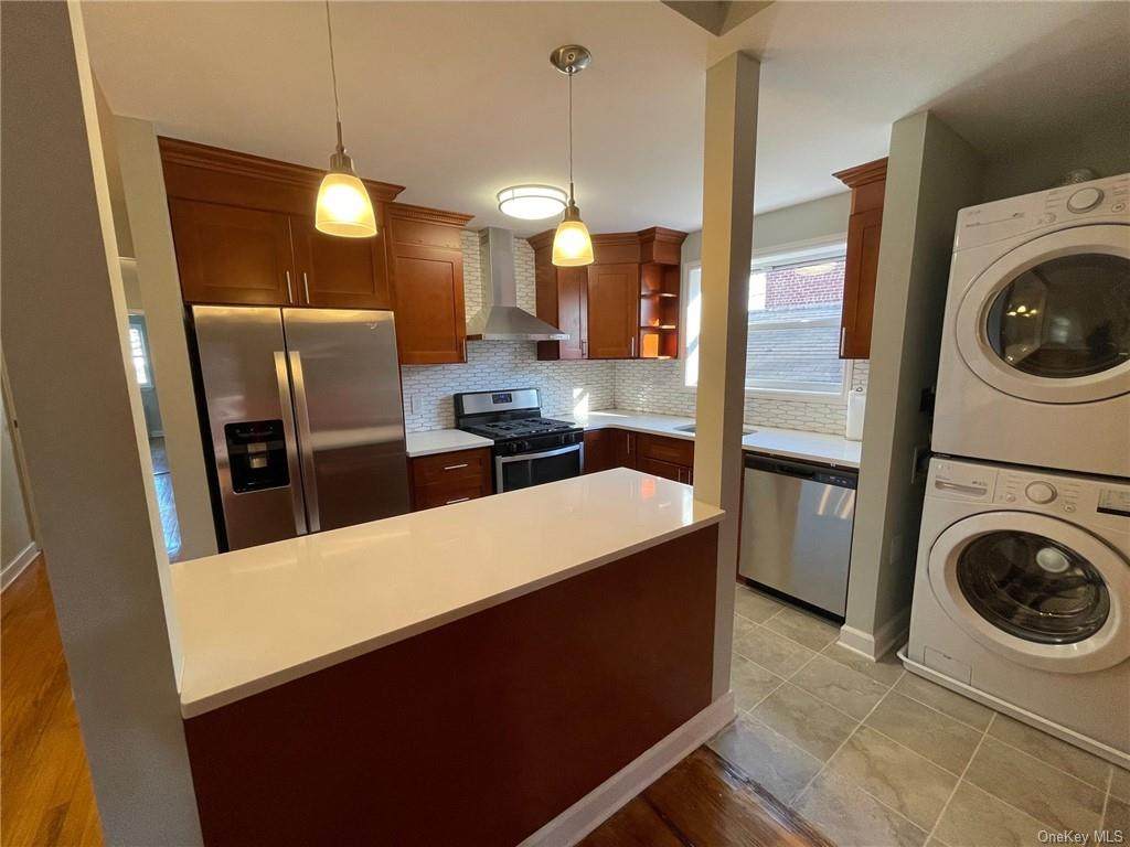 2438 Kingsland Avenue - Photo 1