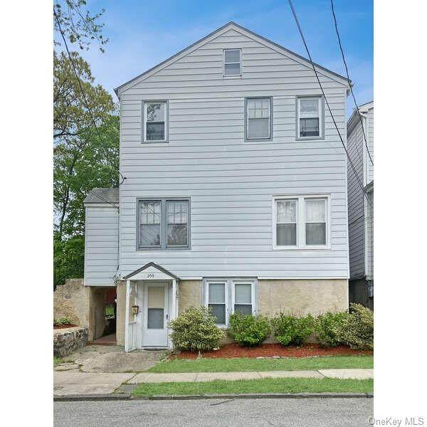 209 Lincoln Avenue - Photo 1