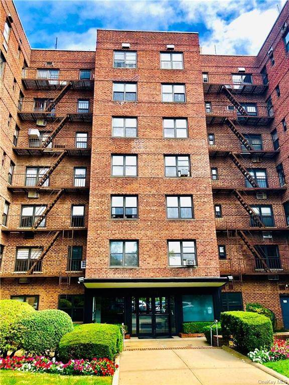 1075 Ocean Parkway - Photo 1