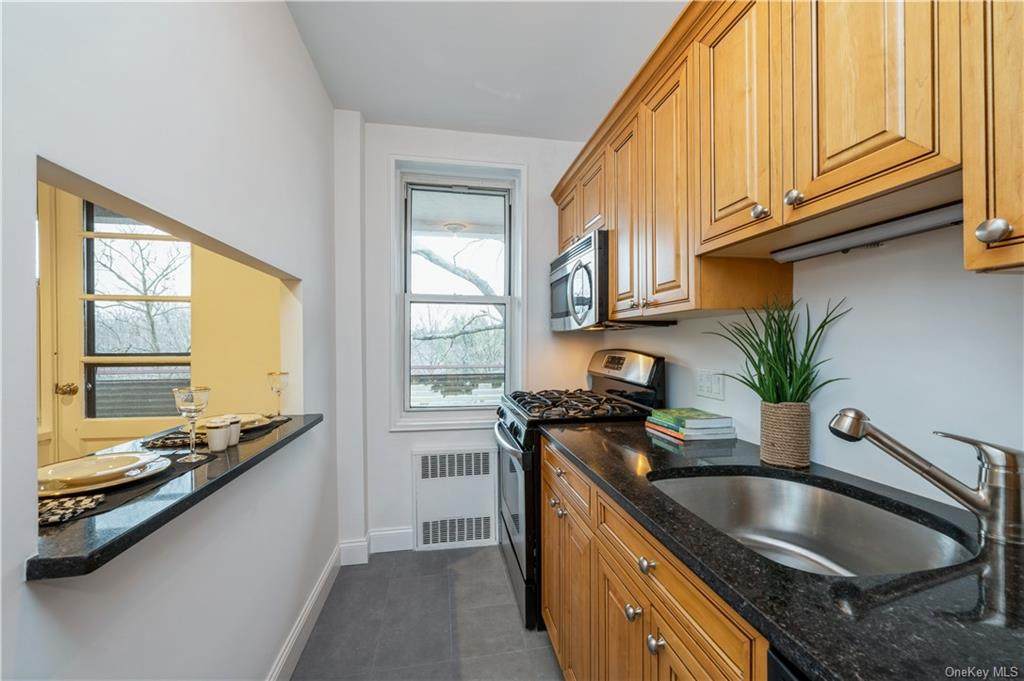 325 King Street - Photo 1