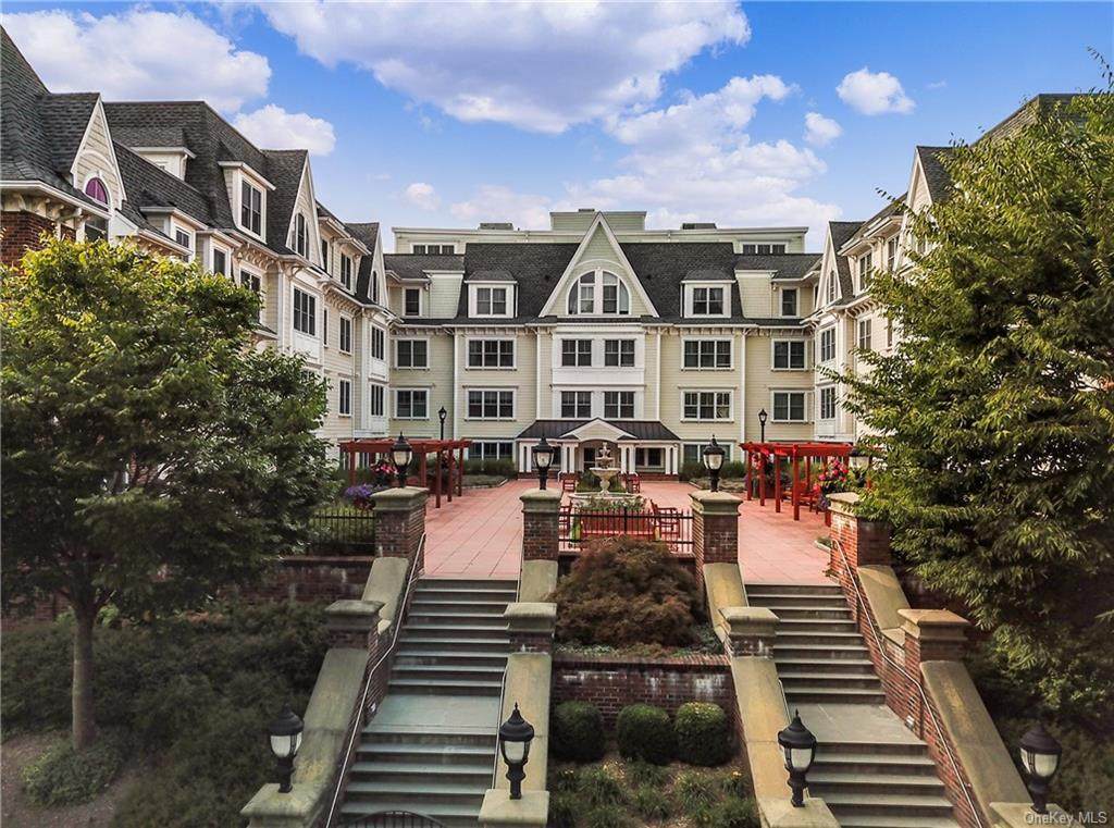225 Stanley Avenue - Photo 1