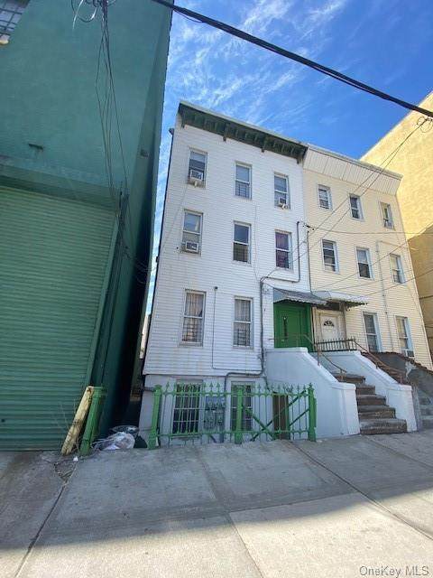 1137 Tiffany Street - Photo 1