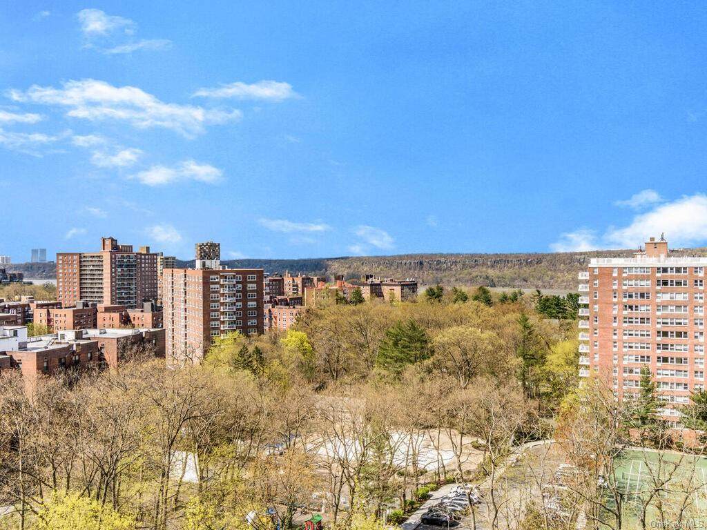 4525 Henry Hudson Parkway - Photo 1