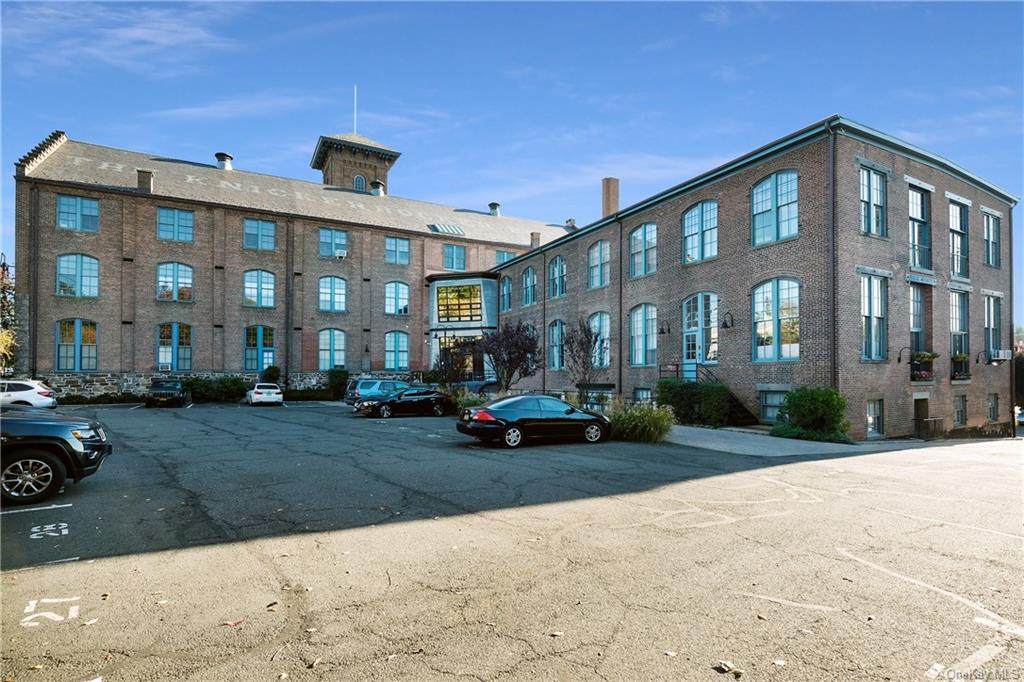 52 Webster Avenue - Photo 1