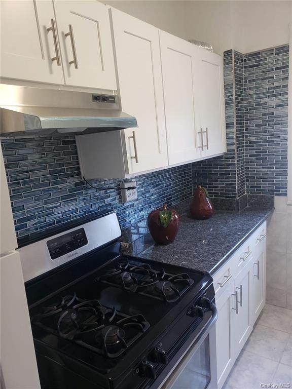 99 Metropolitan Oval - Photo 1