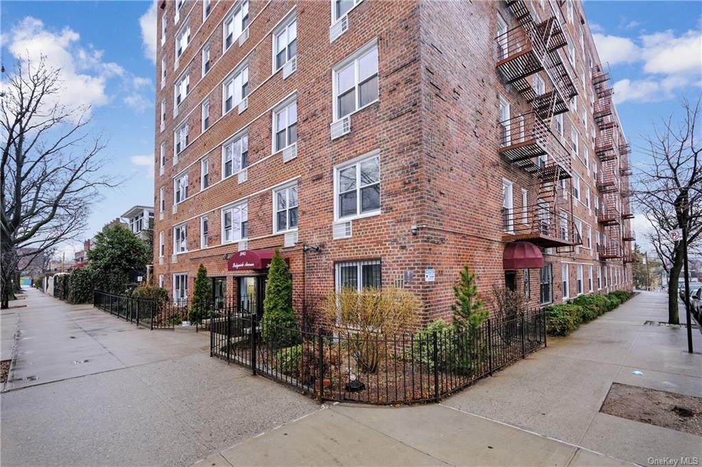 3065 Sedgwick Avenue - Photo 1