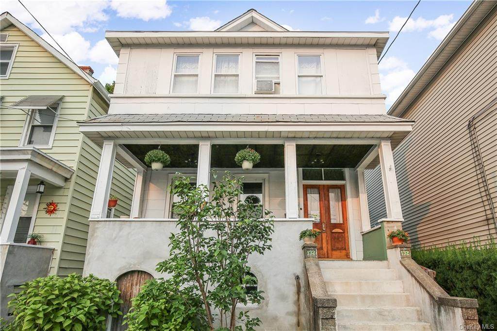 132 Verplanck Avenue - Photo 1