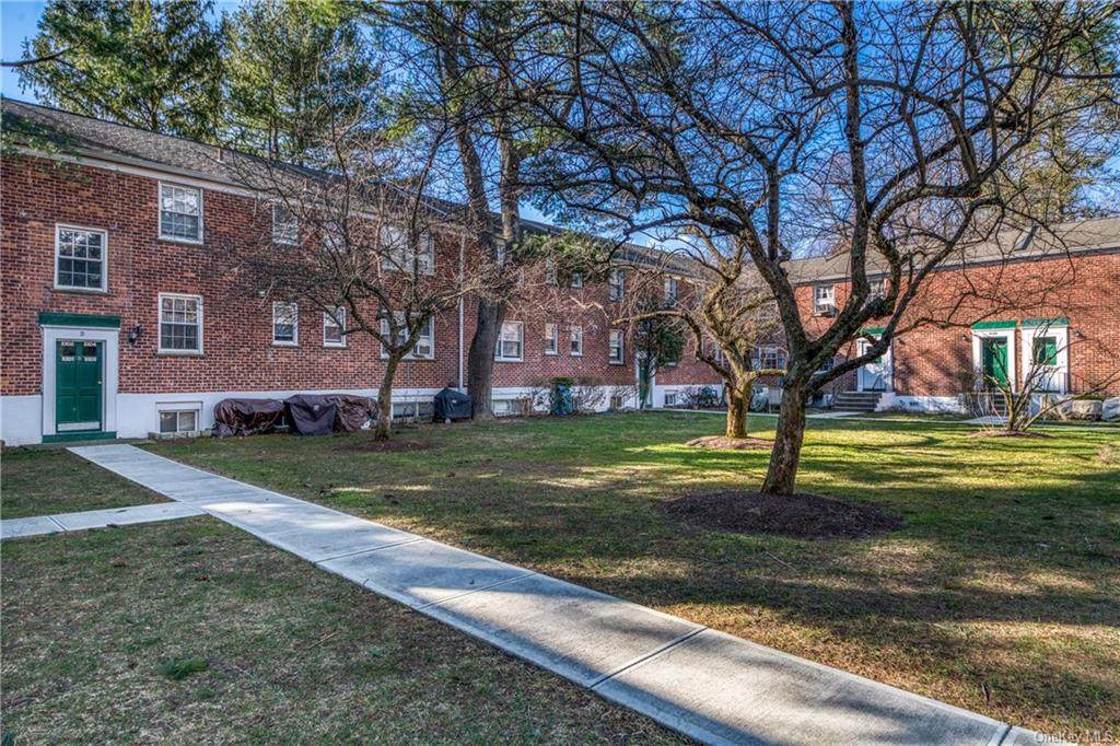 33 Fieldstone Drive - Photo 1