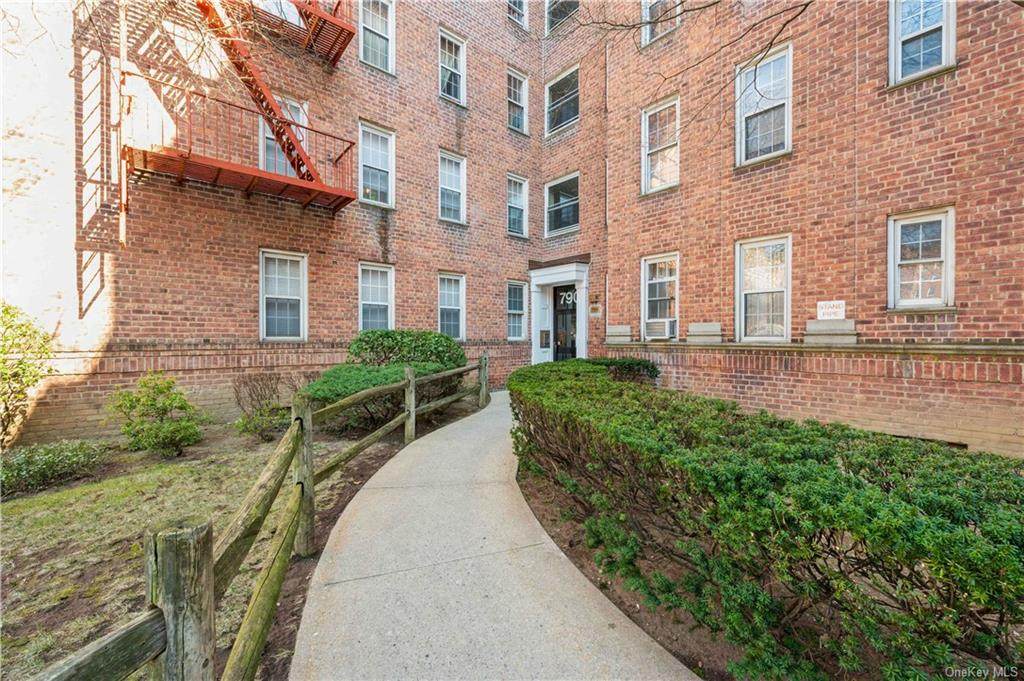 790 Bronx River Road - Photo 1