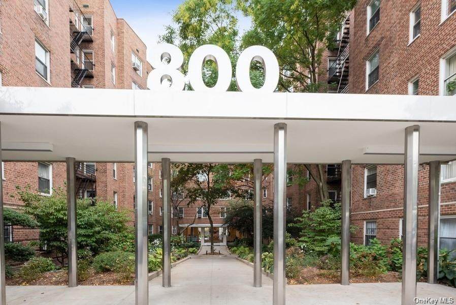 800 Grand Concourse - Photo 1