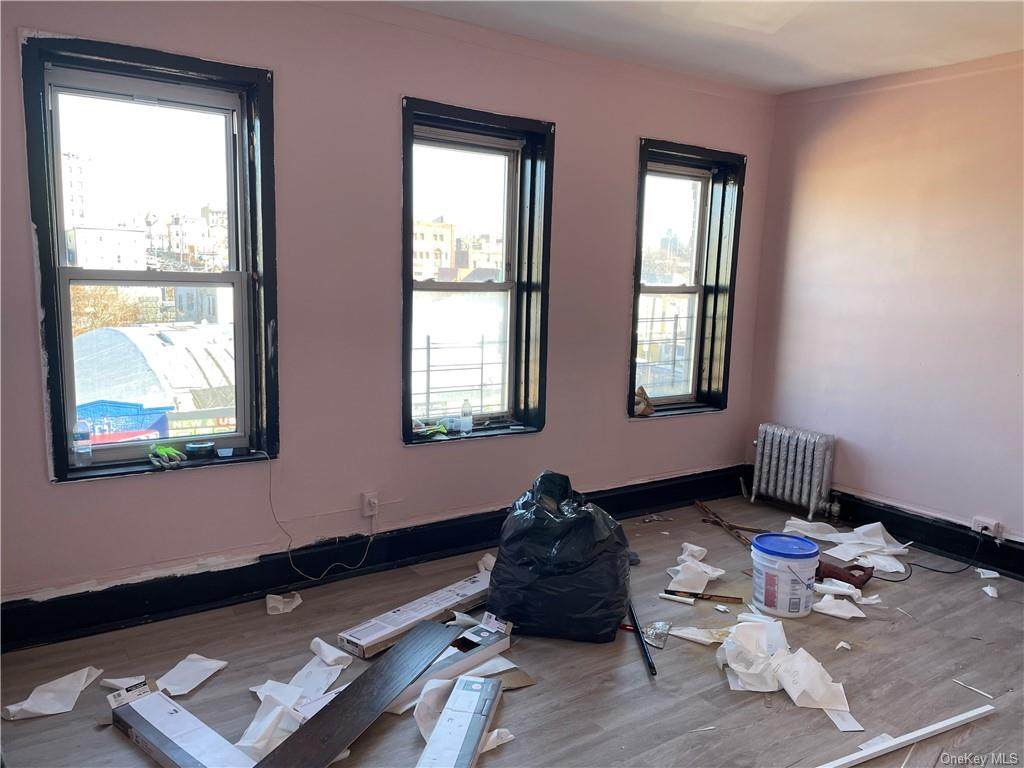 2101 Webster Avenue - Photo 1