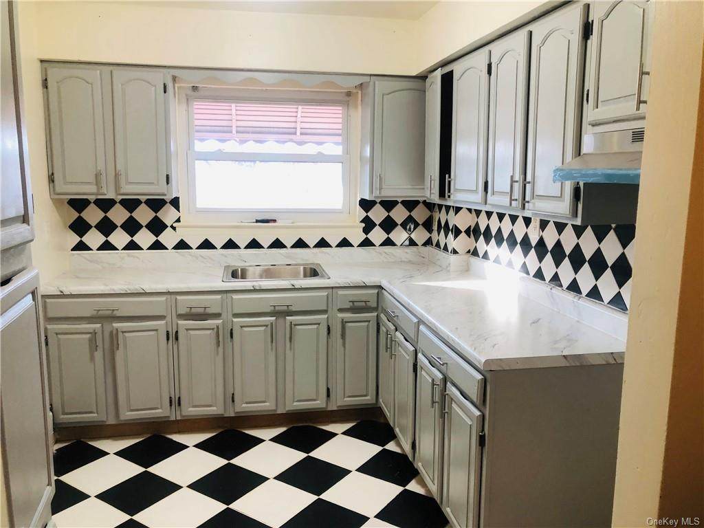 2923 Dewitt Place - Photo 1
