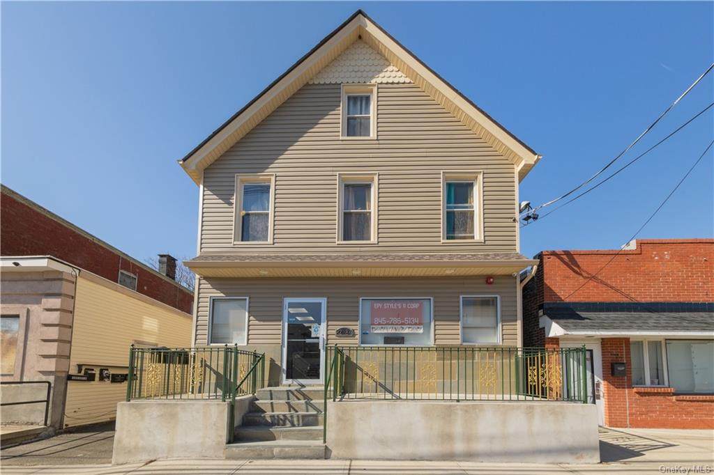 82-84 Railroad Avenue - Photo 1