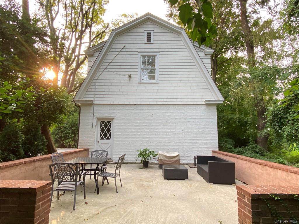 35 Apawamis Avenue - Photo 1