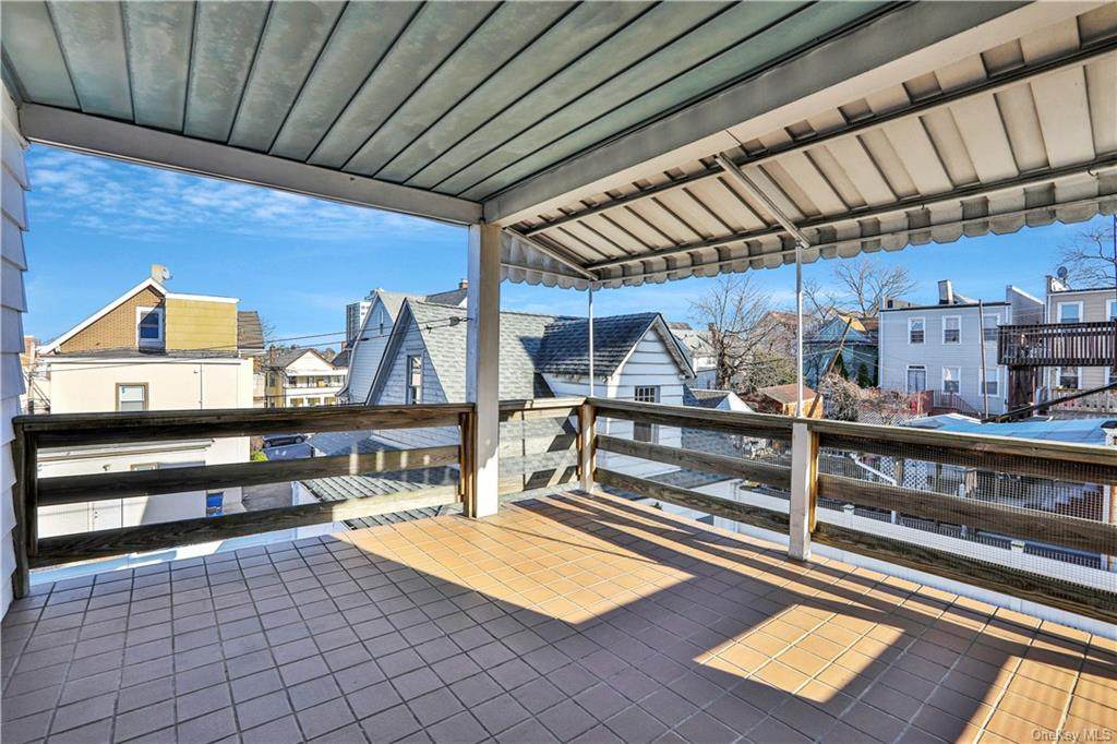 215 7th Avenue - Photo 1