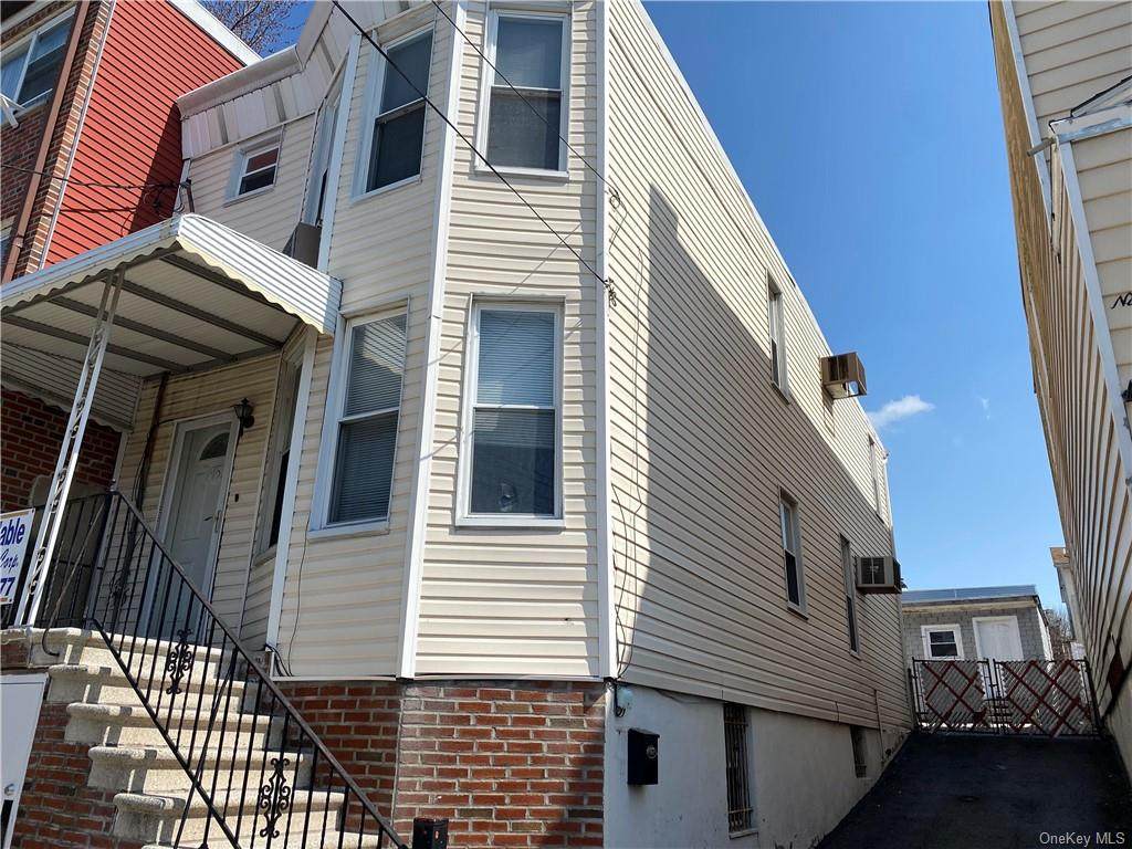 1952 Pilgrim Avenue - Photo 1