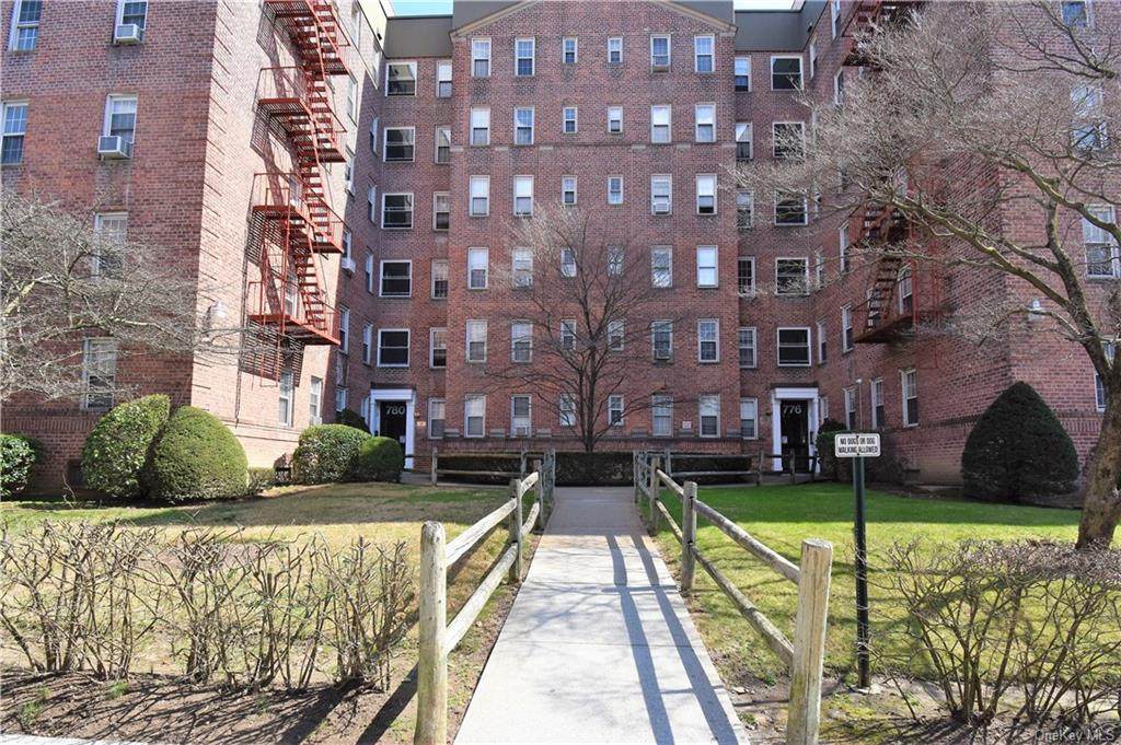 776 Bronx River Road - Photo 1