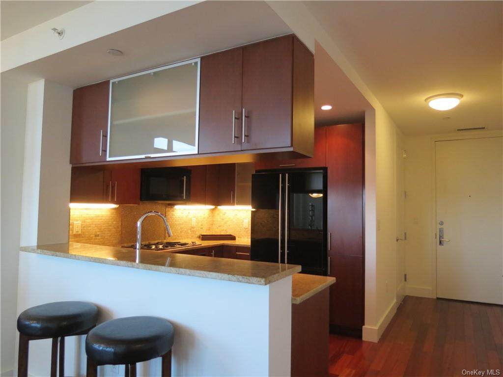 175 Huguenot Street - Photo 1