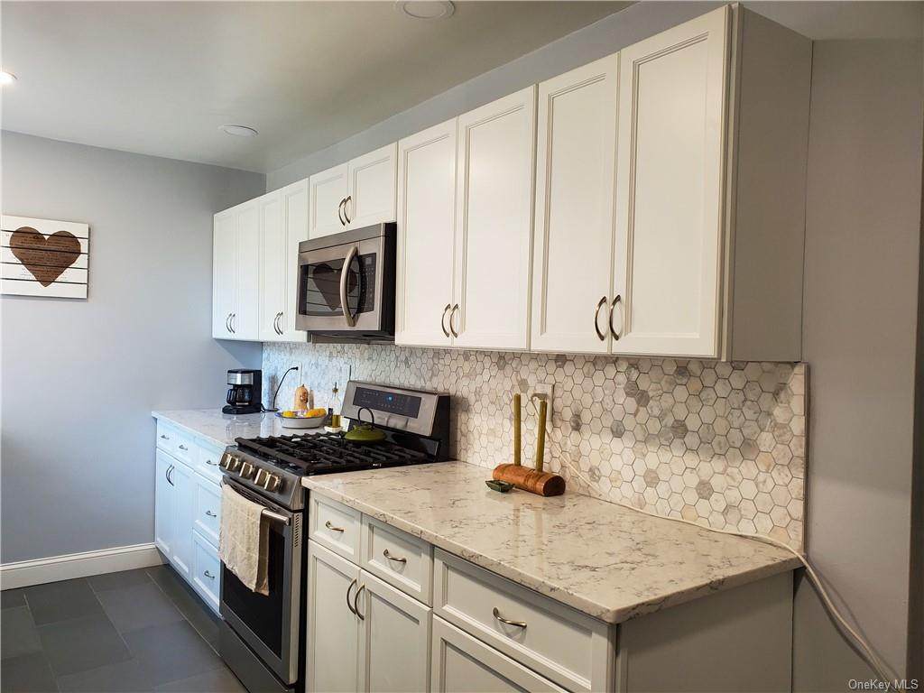40 Cole Avenue - Photo 1