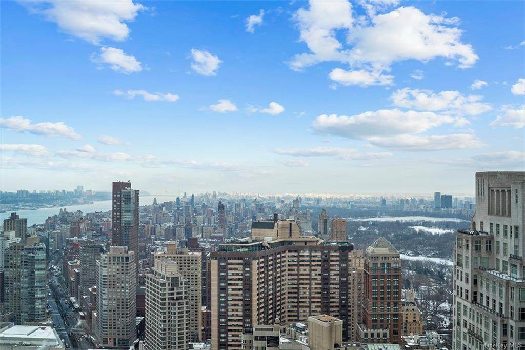80 Columbus Circle - Photo 1