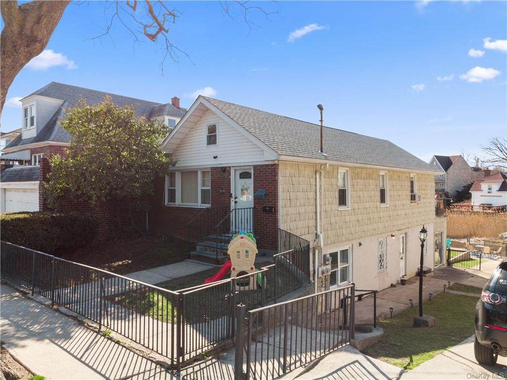 3270 Griswold Avenue - Photo 1
