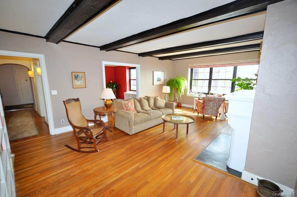 295 Broadway - Photo 1