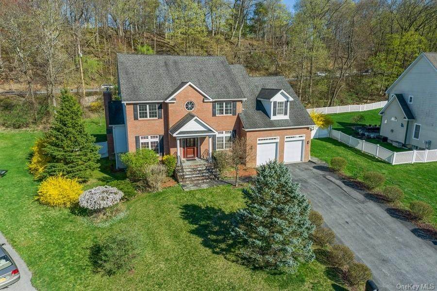 3 Coachlight Drive - Photo 1