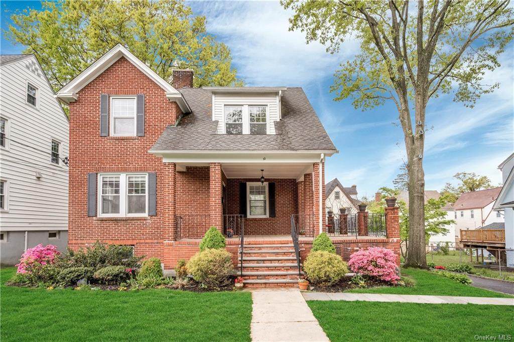 10 Grandview Avenue - Photo 1