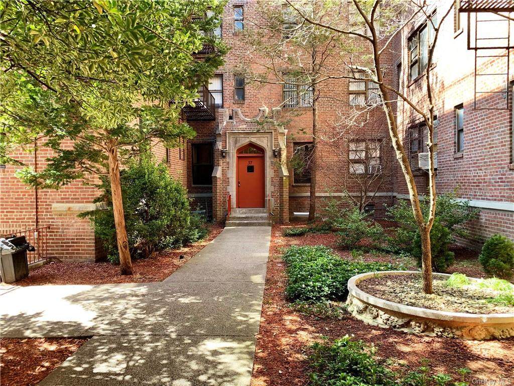 37 Summit Avenue - Photo 1