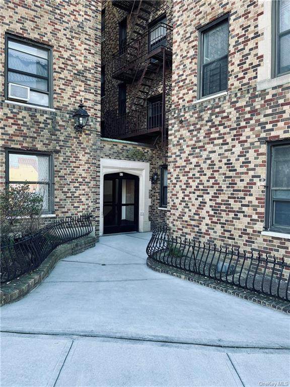 82 Caryl Avenue - Photo 1