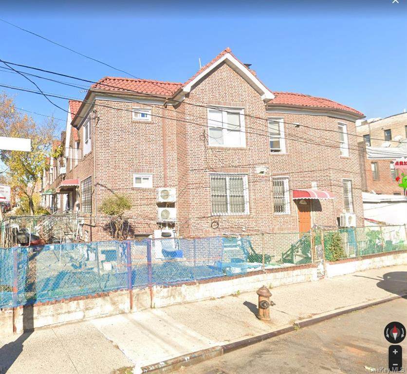 4607 79th Street - Photo 1