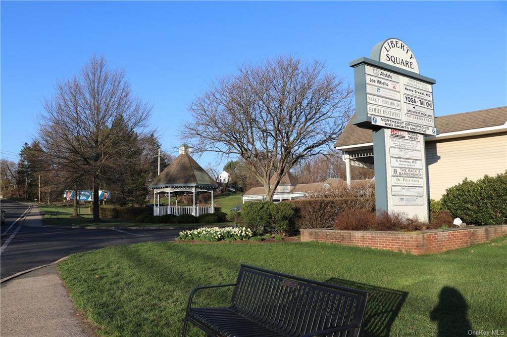 8 Liberty Square Mall - Photo 1