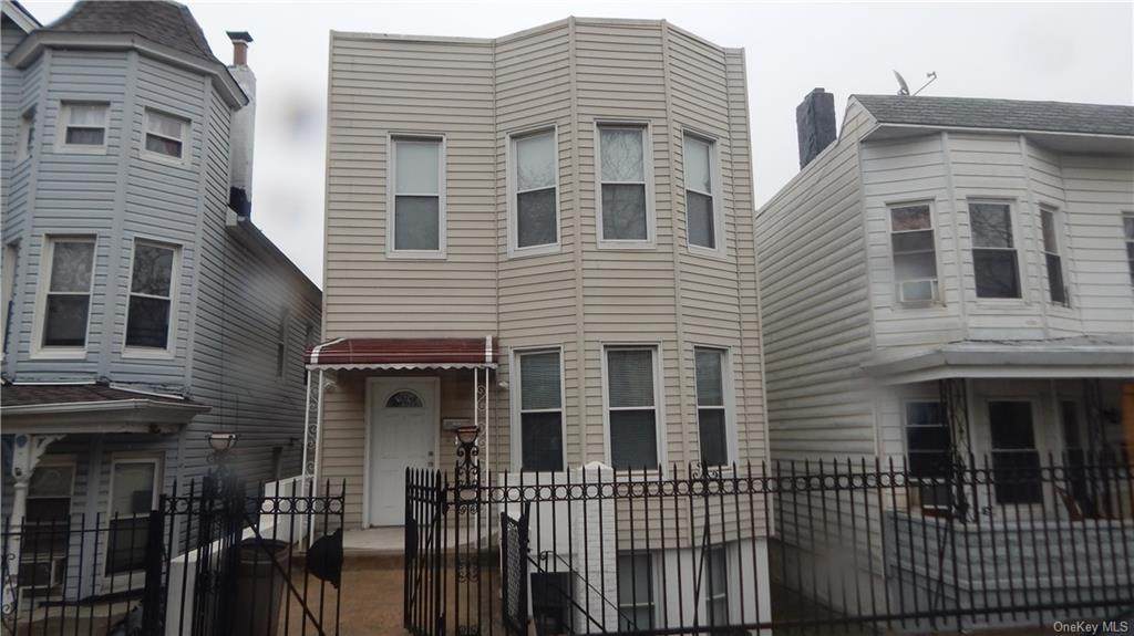 1824 Wallace Avenue - Photo 1