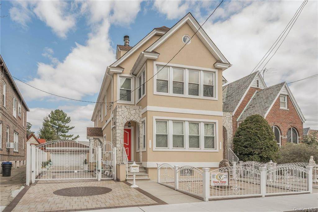 1435 Pelham Parkway - Photo 1