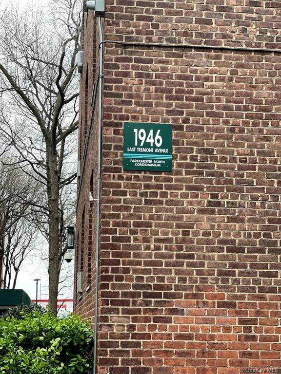1946 Tremont Avenue - Photo 1
