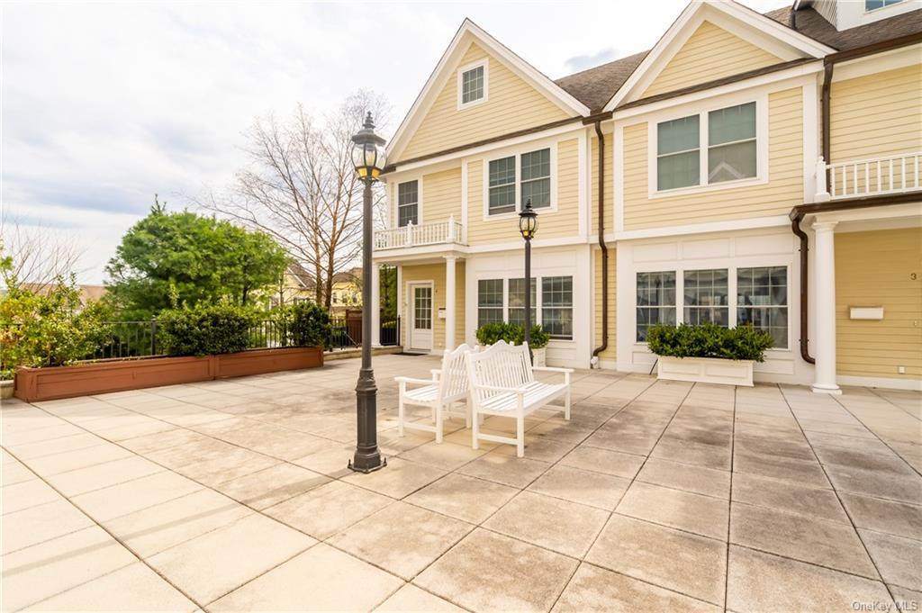 526 Pelham Road - Photo 1